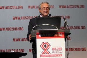 El Dr. Pedro Cahn presenta los resultados del estudio PADDLE